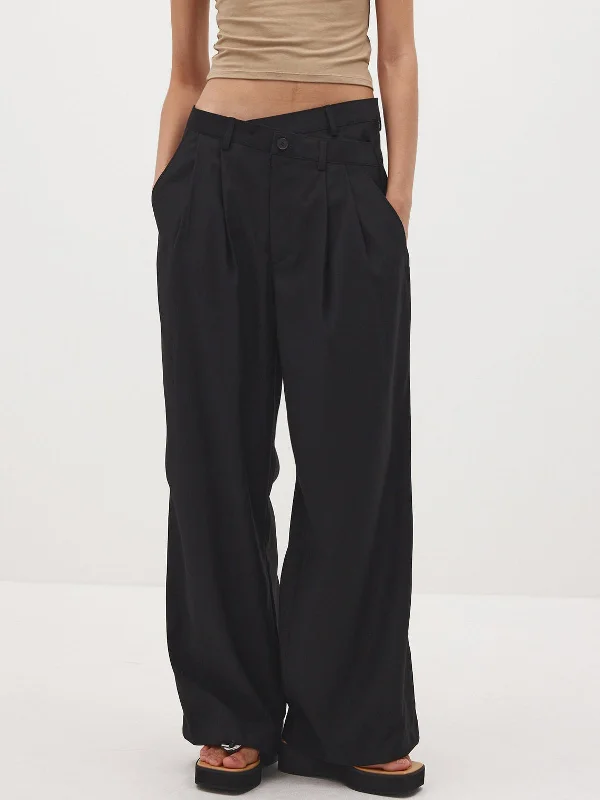 Stylish cropped pants for warm season trends -BerryBetty - Low Rise Criss Cross Suit Pants