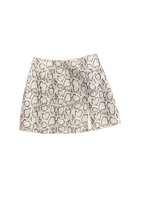 Designer pencil skirts for sharp professional looks -Skirt Mini & Short By Olivaceous  Size: M