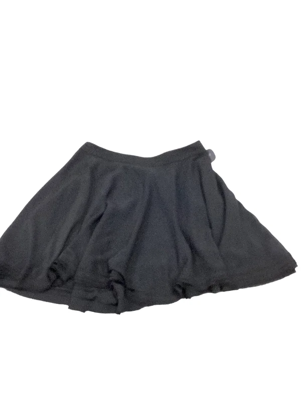 Stretchy skirts for all-day wear comfort -Black Skirt Midi Vince Camuto, Size 4