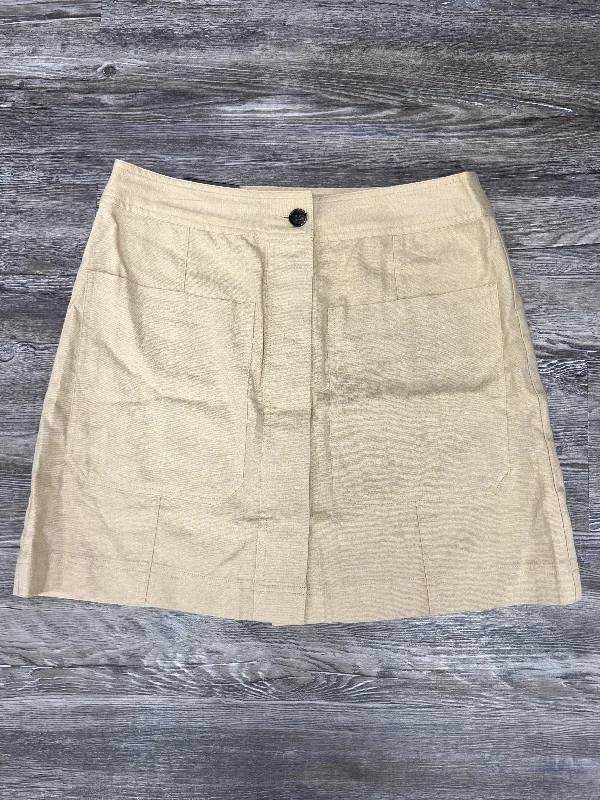 Ruffled skirts for soft romantic appeal -Skirt Mini & Short By Banana Republic  Size: 10