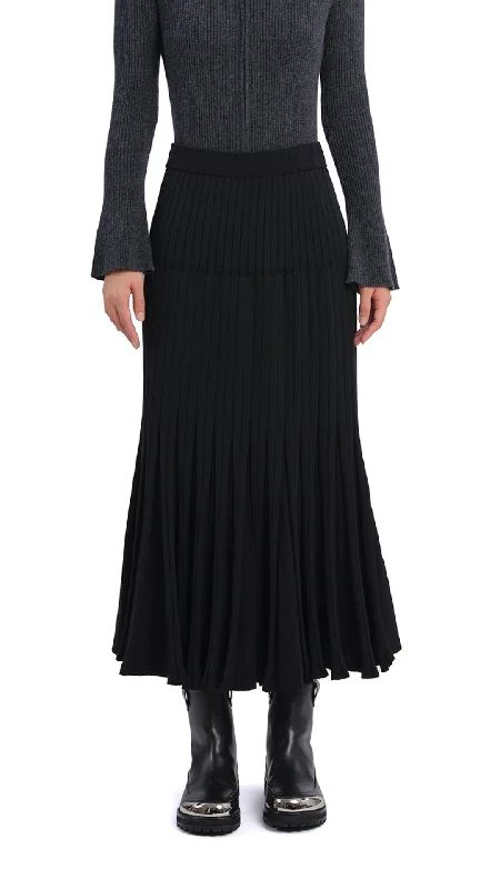 Ruffled midi skirts for delicate feminine touch -Knitted Flare Skirt