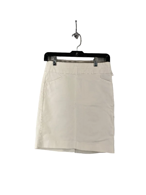 Pleated midi skirts for elegant everyday looks -White Skirt Mini & Short Banana Republic, Size 0