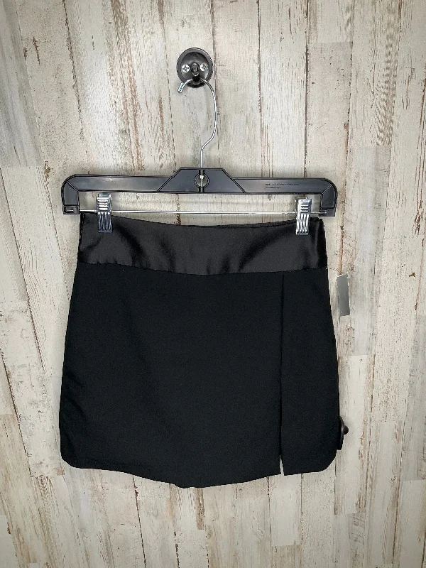 Classic skirts with simple clean lines -Skirt Mini & Short By Zara  Size: S