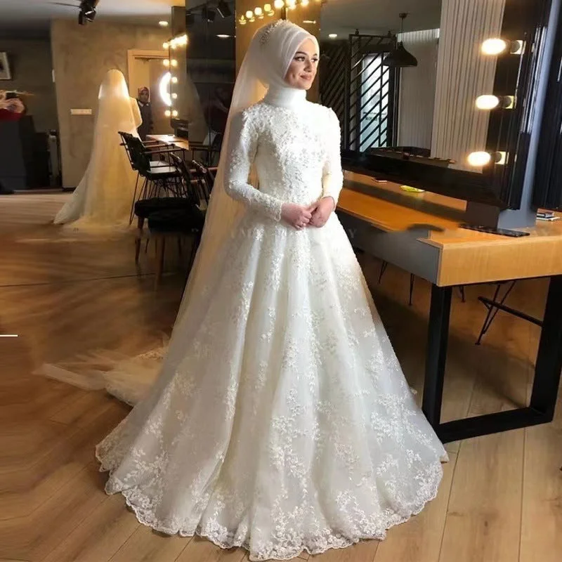 Capri Dresses for Playful -Long Sleeve White Dignified Wedding Dress