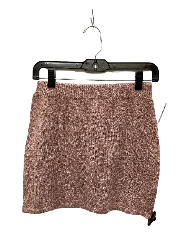 Stretchy skirts for all-day wear comfort -Skirt Mini & Short By Clothes Mentor  Size: S